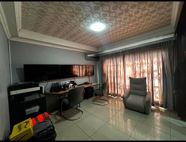 4 BEDROOM HOUSE FOR SALE IN SOSHANGUVE JJ